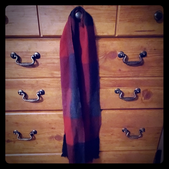 Scarf - Picture 1 of 2